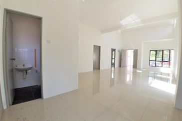 [SEMI-D 40X62] Banting Taman Langat Jaya Single Storey Semi-D