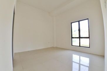 [SEMI-D 40X62] Banting Taman Langat Jaya Single Storey Semi-D
