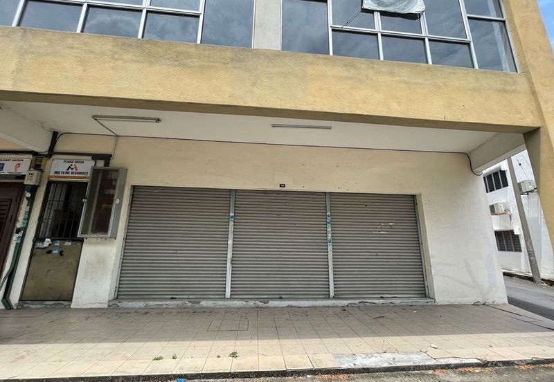 [FACING MAIN ROAD] Klang Jalan Kapar 3 Storey End Lot Shop