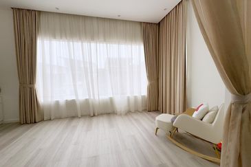 [RENOVATED FURNISHED] Banting Taman Mulia Freehold Semi-D