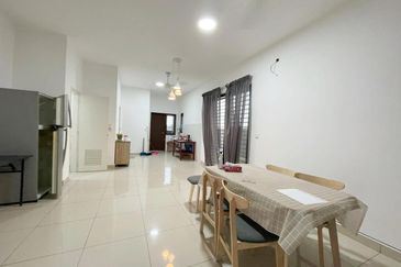 [FULLY FURNISHED] Banting Bandar Mahkota Double Storey END LOT