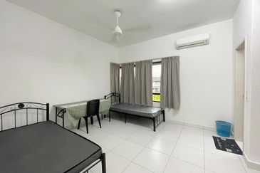 [FULLY FURNISHED] Banting Bandar Mahkota Double Storey END LOT