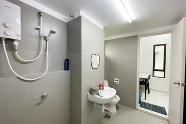 [FULLY FURNISHED] Banting Bandar Mahkota Double Storey END LOT