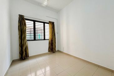 [END LOT Extra 10ft Land] Banting Bandar Mahkota Single Storey Terrace