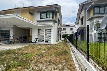[END LOT 10FT LAND] Banting Bandar Mahkota Double Storey 