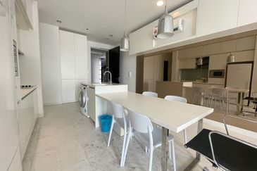 Face Platinum Suites