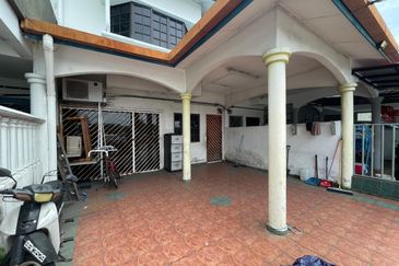 [FACING FIELD] Klang Taman Bayu Perdana Double Storey Terrace 