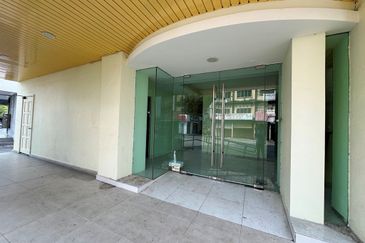 [ROAD FRONTAGE] 4 Storey Corner Commercial Building Office Shop