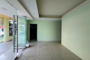 [ROAD FRONTAGE] 4 Storey Corner Commercial Building Office Shop