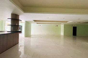 [ROAD FRONTAGE] 4 Storey Corner Commercial Building Office Shop