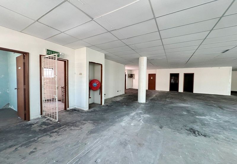 [ROAD FRONTAGE] 4 Storey Corner Commercial Building Office Shop