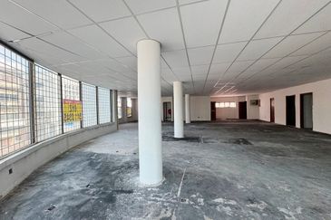 [ROAD FRONTAGE] 4 Storey Corner Commercial Building Office Shop