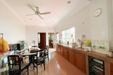 [CORNER BUNGALOW] Klang Bandar Baru Double Storey Bungalow