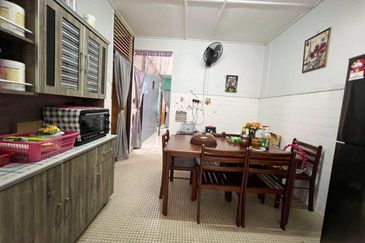 [CORNER 30X70] Banting Taman Sri Putra Single Storey extra 10ft Land