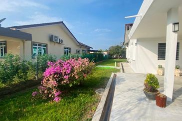 [BUNGALOW] Banting Taman Seri Telok Datok Single Storey Bungalow