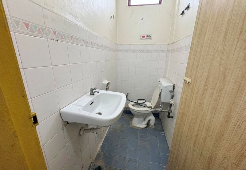 [FACING MAIN ROAD] Klang Bandar Baru Office 1st Floor