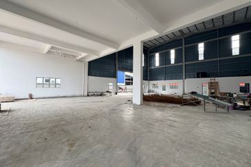 [2.5 STOREY SEMI-D] Klang Bandar Bukit Tinggi Warehouse Factory
