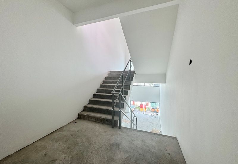 [2.5 STOREY SEMI-D] Klang Bandar Bukit Tinggi Warehouse Factory