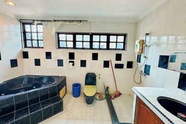[GRAND LUXURY] Klang Teluk Pulai 2.5 Storey Bungalow Swimming Pool