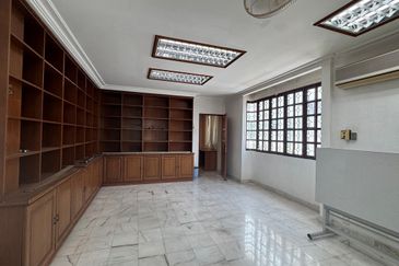 [GRAND LUXURY] Klang Teluk Pulai 2.5 Storey Bungalow Swimming Pool