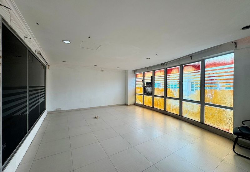 [Renovated] Klang Bandar Bukit Tinggi Office Lot 1st Floor