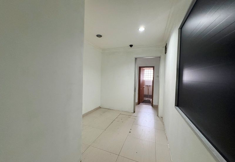 [Renovated] Klang Bandar Bukit Tinggi Office Lot 1st Floor