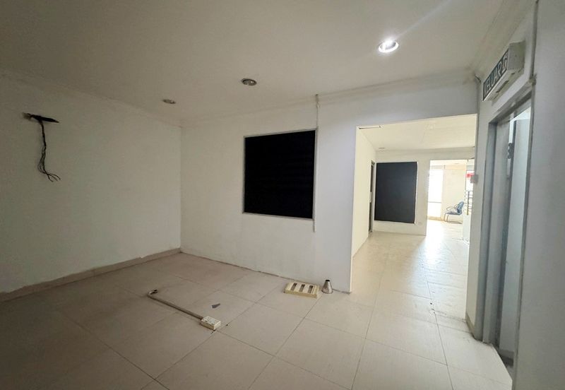 [Renovated] Klang Bandar Bukit Tinggi Office Lot 1st Floor