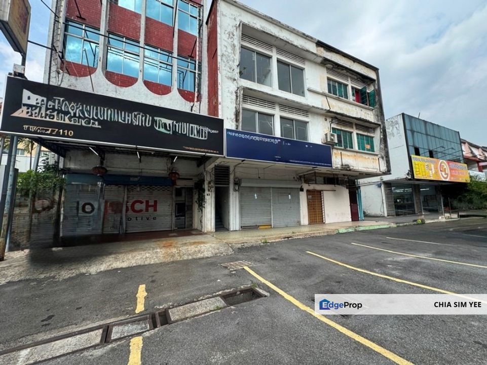 [FACING MAIN ROAD] Klang Town Kawasan 18 Jalan Kapar 3 Storey Shop End Lot , Selangor, Klang