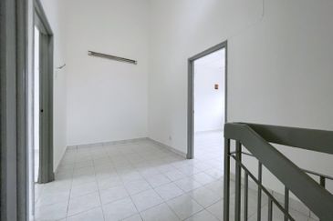 [FULLY EXTENDED] Klang Bandar Puteri Double Storey Terrace