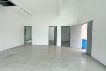 [FREEHOLD] Banting Taman Langat Jaya Single Storey Semi-D 