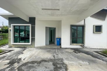 [FREEHOLD] Banting Taman Langat Jaya Single Storey Semi-D 