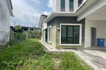 [FREEHOLD] Banting Taman Langat Jaya Single Storey Semi-D 