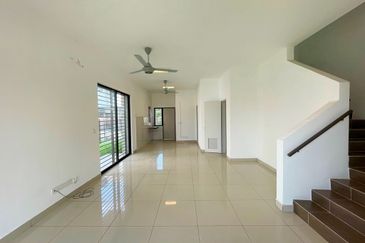 [END LOT 10FT LAND] Double Storey Bandar Mahkota Banting