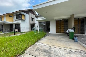[END LOT 10FT LAND] Double Storey Bandar Mahkota Banting