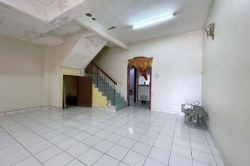 [FACING FIELD] Klang Taman Bayu Perdana Double Storey Terrace 