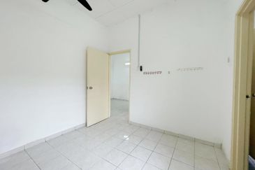 [NEW PAINT] Klang Bandar Puteri Double Storey Terrace