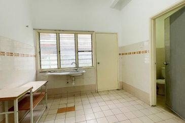 [NEW PAINT] Klang Bandar Puteri Double Storey Terrace