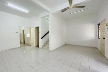 [NEW PAINT] Klang Bandar Puteri Double Storey Terrace