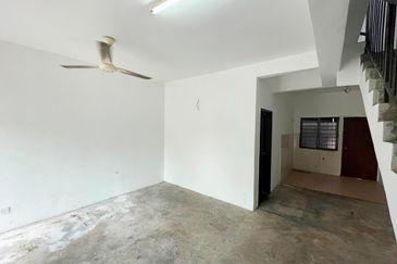 [FACING EMPTY SPACE] Bandar Mahkota Banting Double Storey