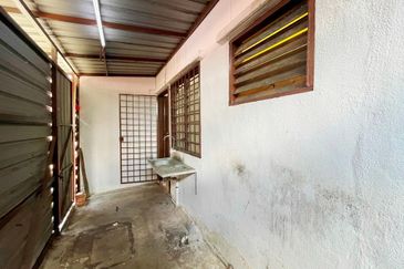 [FACING EMPTY SPACE] Bandar Mahkota Banting Double Storey