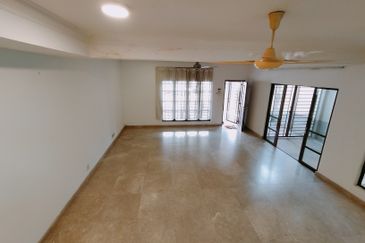 Jalan Putra Permai 10/2  C