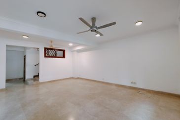 Jalan Putra Permai 10/2  C