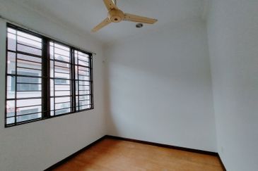 Jalan Putra Permai 10/2  C