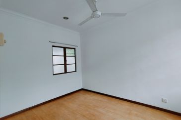 Jalan Putra Permai 10/2  C