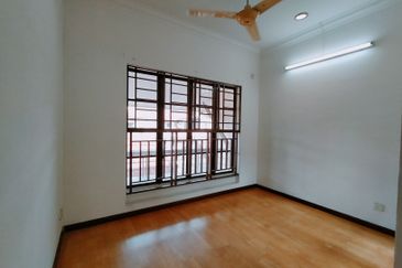 Jalan Putra Permai 10/2  C