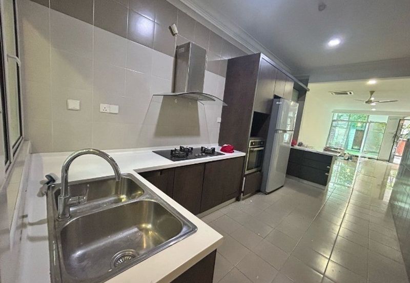 USJ Heights Subang Jaya 2.5 story for Rent Newly refurbished