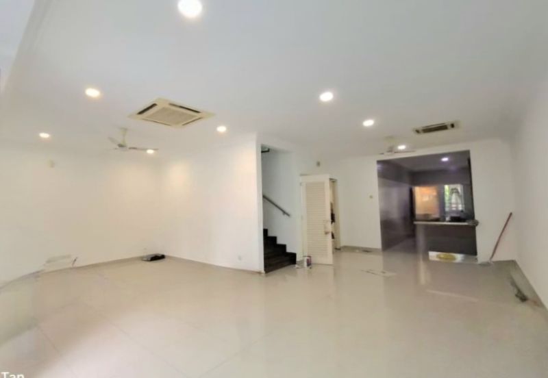 USJ Heights Subang Jaya 2.5 story for Rent Newly refurbished