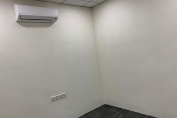 Renovated office Puchong, Bandar Puteri 2 for Rent