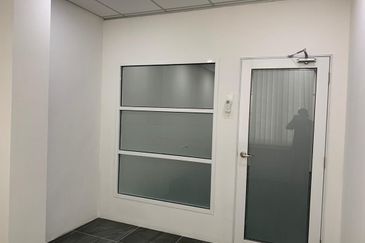 Renovated office Puchong, Bandar Puteri 2 for Rent