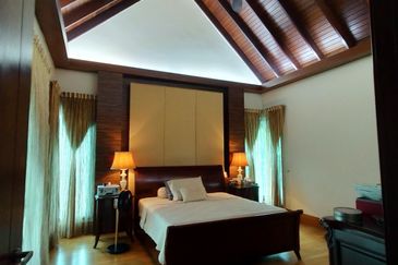 Luxurious Interior Design 3-Storey Bungalow Bukit Jelutong for Sales